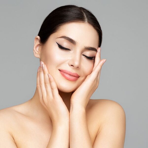 Makijaż na co dzień z wykorzystaniem eyelinera do powiek