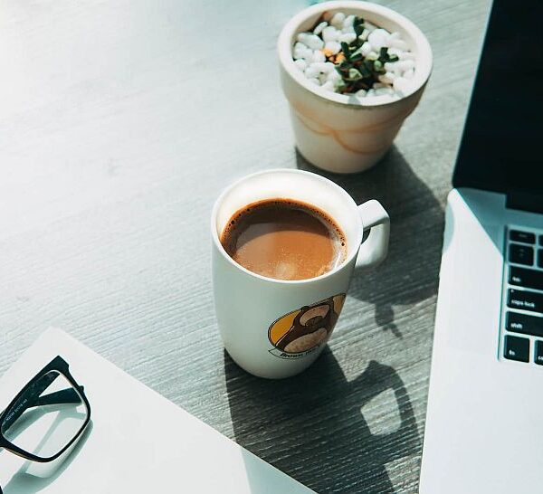 Jak dbać o nasz wzrok podczas pracy przy komputerze?